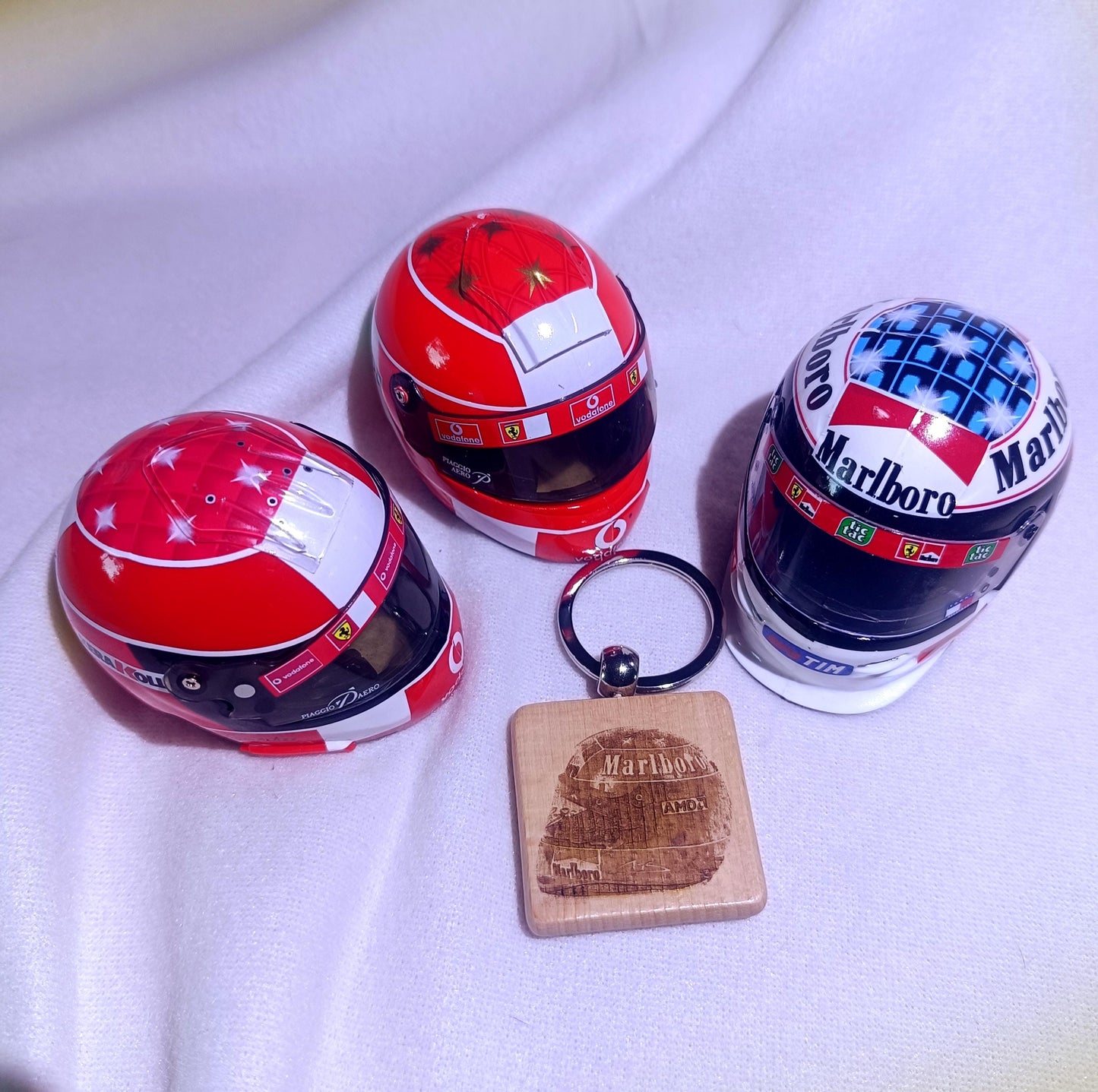 Porte-clé en bois casque de F1 Schumacher Schumi 2002 Gravure sur bois au laser