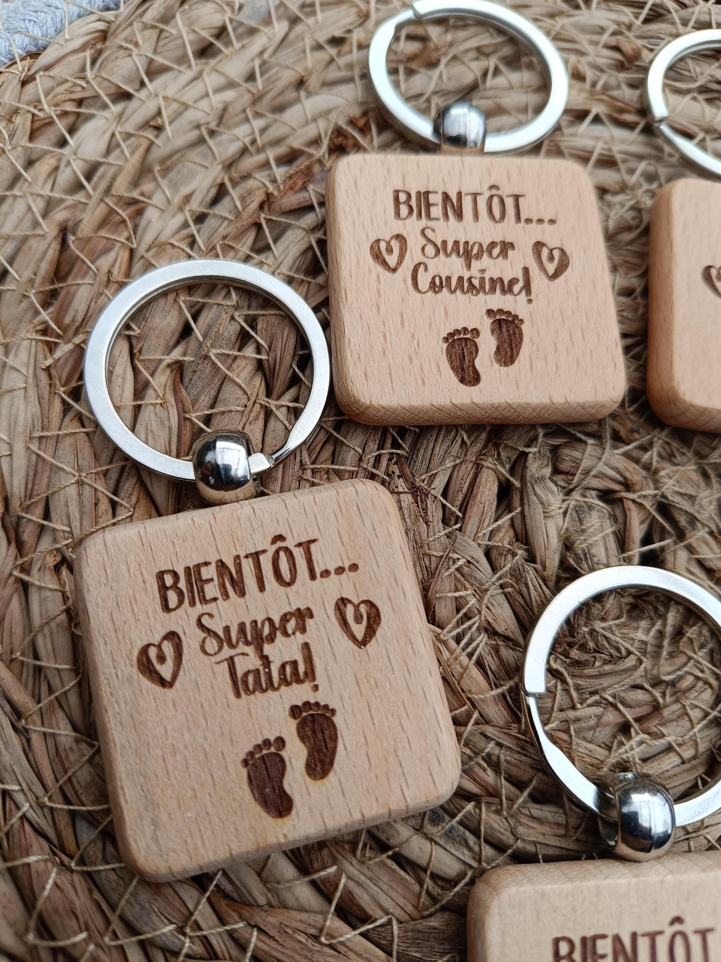 Porte clé en bois personnalisé Bientôt super papi, annonce de grossesse, anniversaire, mariage, fête des mères