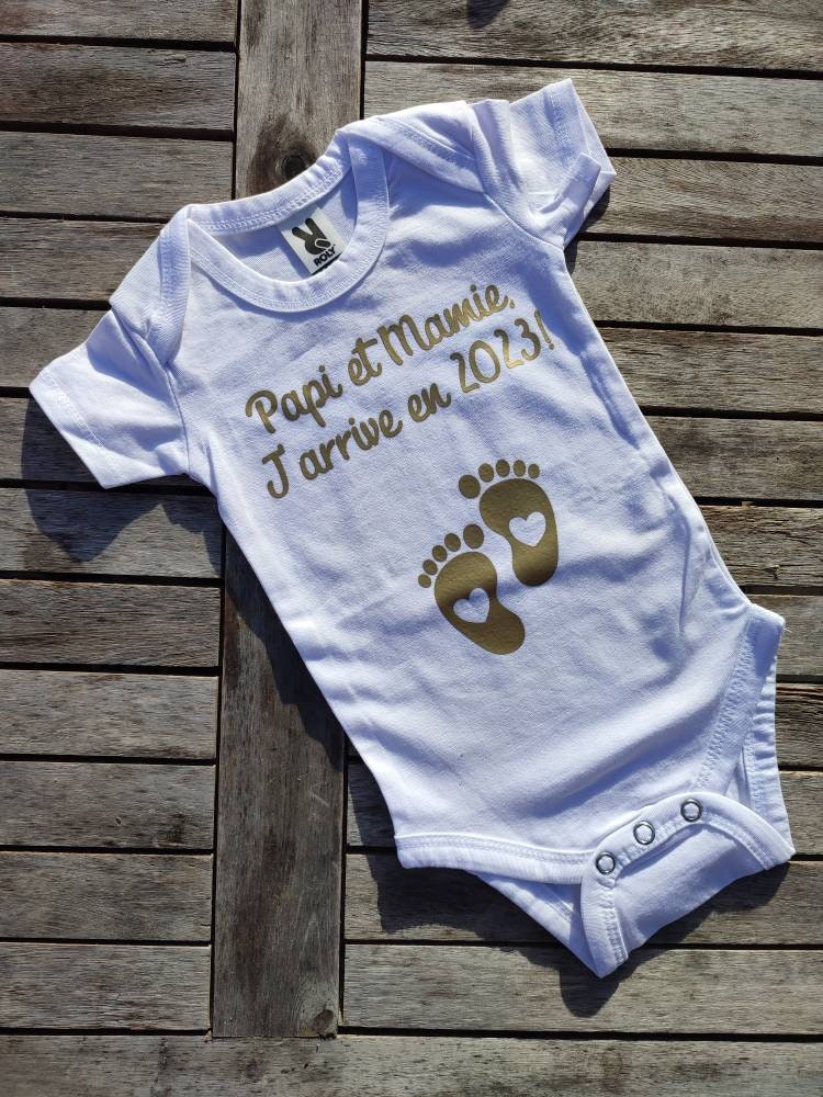 Body bébé annonce grossesse 2026 – Papi Mamie j’arrive – Body personnalisé naissance