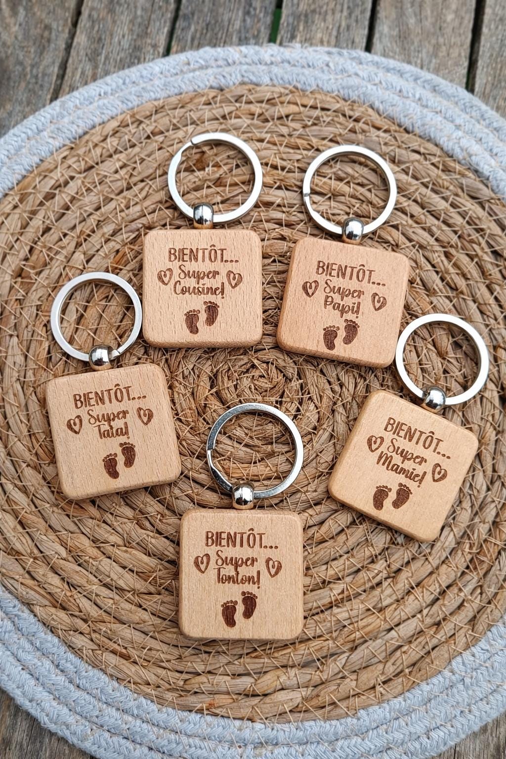 Porte clé en bois personnalisé Bientôt super papi, annonce de grossesse, anniversaire, mariage, fête des mères