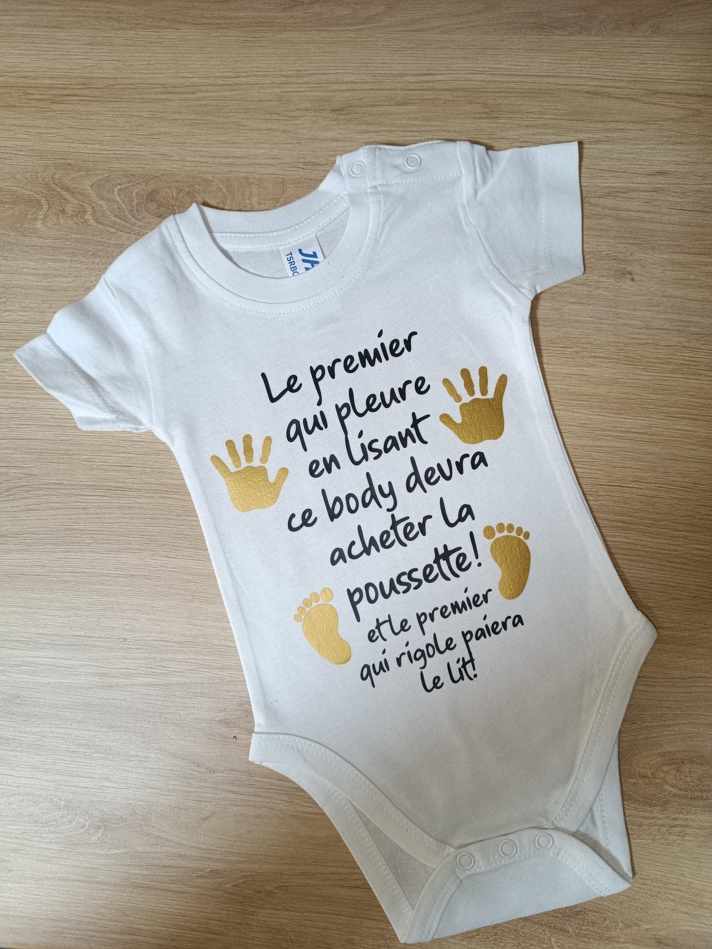 Body annonce grossesse / future maman enceinte / body pour papi et mamie /body personnalisé futur grands parents / le premier qui pleure ...