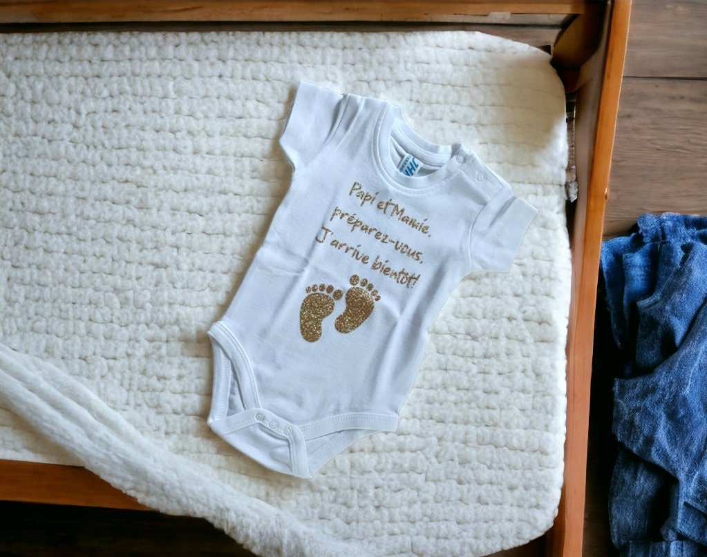 Body bébé Papi et Mamie, préparez-vous, j'arrive bientôt, idée cadeau pour annonce de grossesse aux futurs grands parents