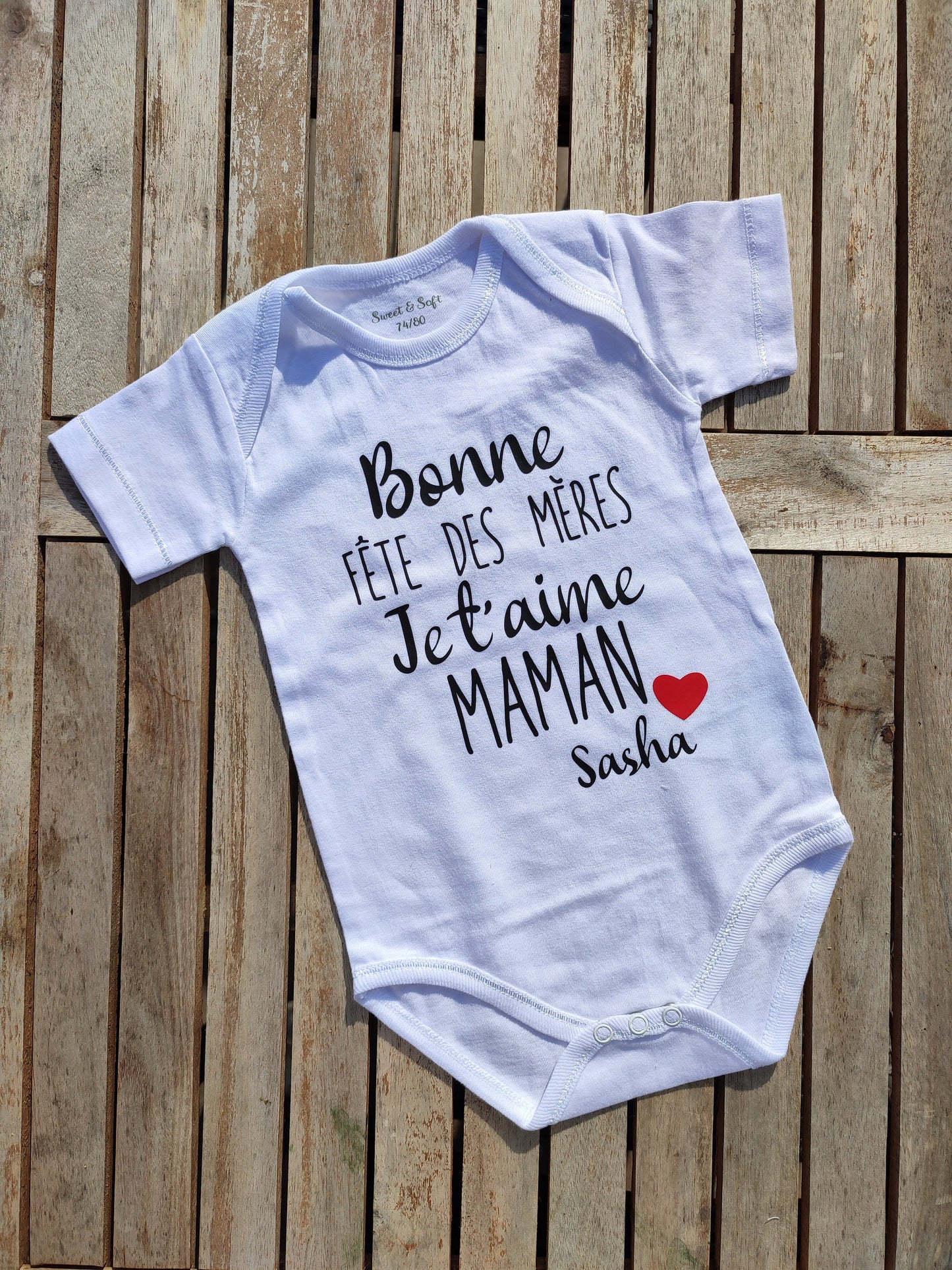 Body bébé & T-shirt Fête des Mères personnalisés | Texte et image au choix | Plusieurs langues disponibles | Cadeau maman original