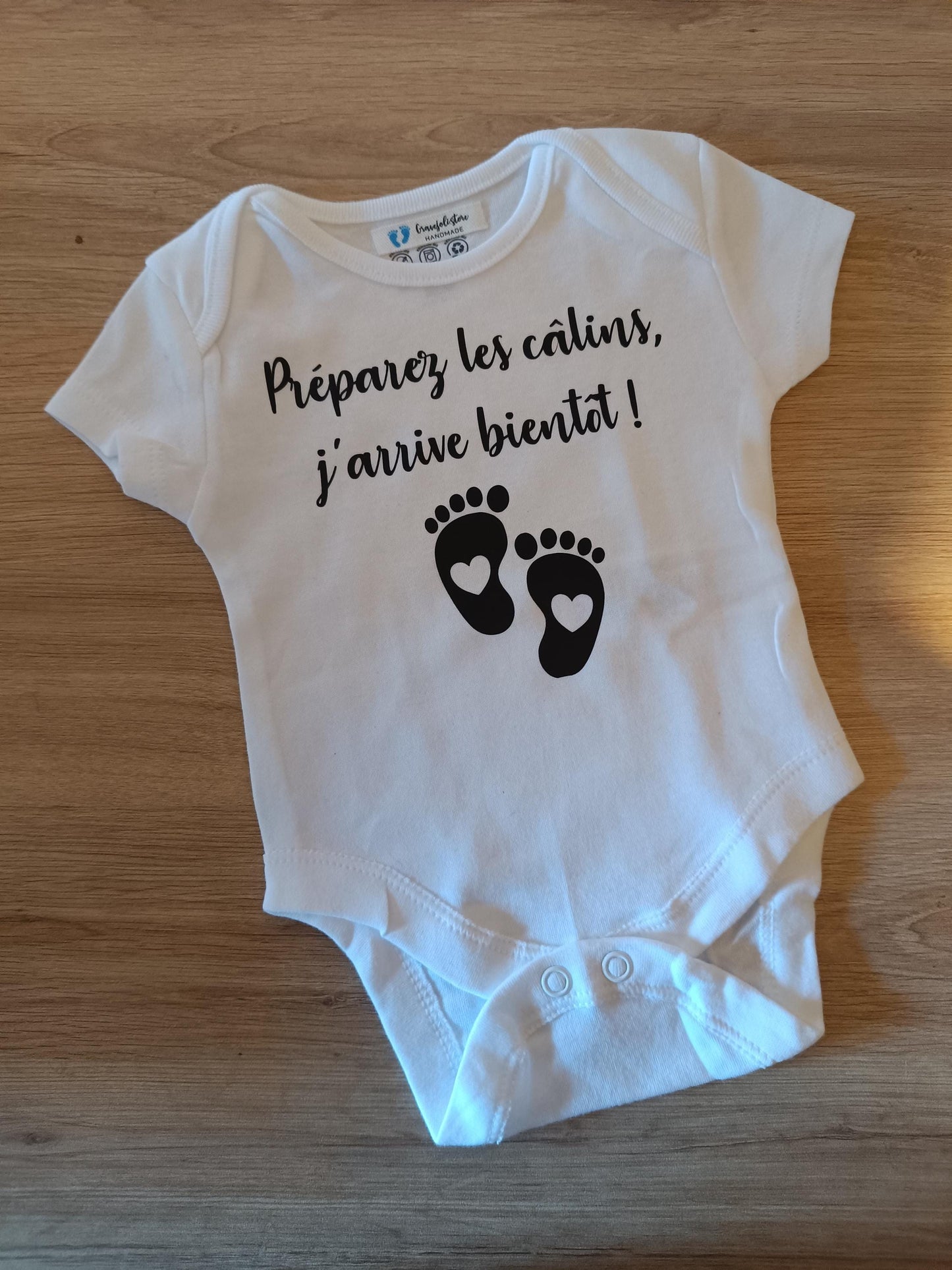 Body Bébé Personnalisé – Annonce de Grossesse "J'arrive en 2026"