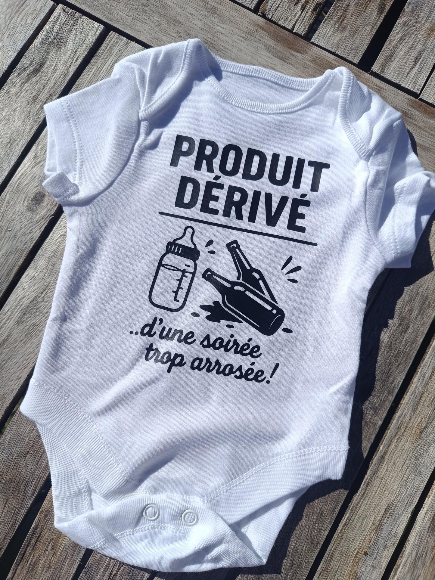 Body bébé humour – Cadeau naissance drôle – Body original "Produit dérivé d'une soirée trop arrosée" – Idée cadeau baby shower – Body rigolo