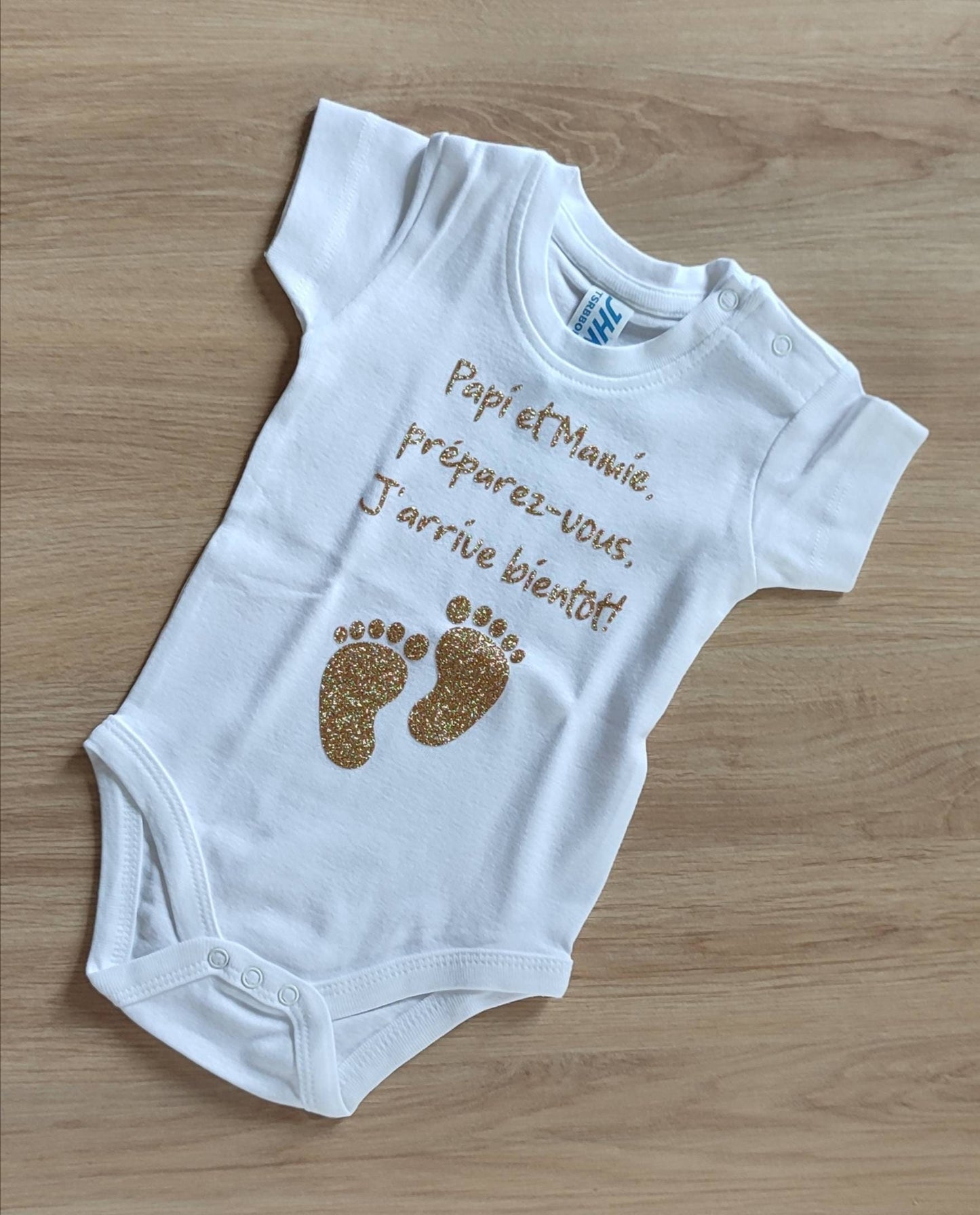 Body bébé Papi et Mamie, préparez-vous, j'arrive bientôt, idée cadeau pour annonce de grossesse aux futurs grands parents