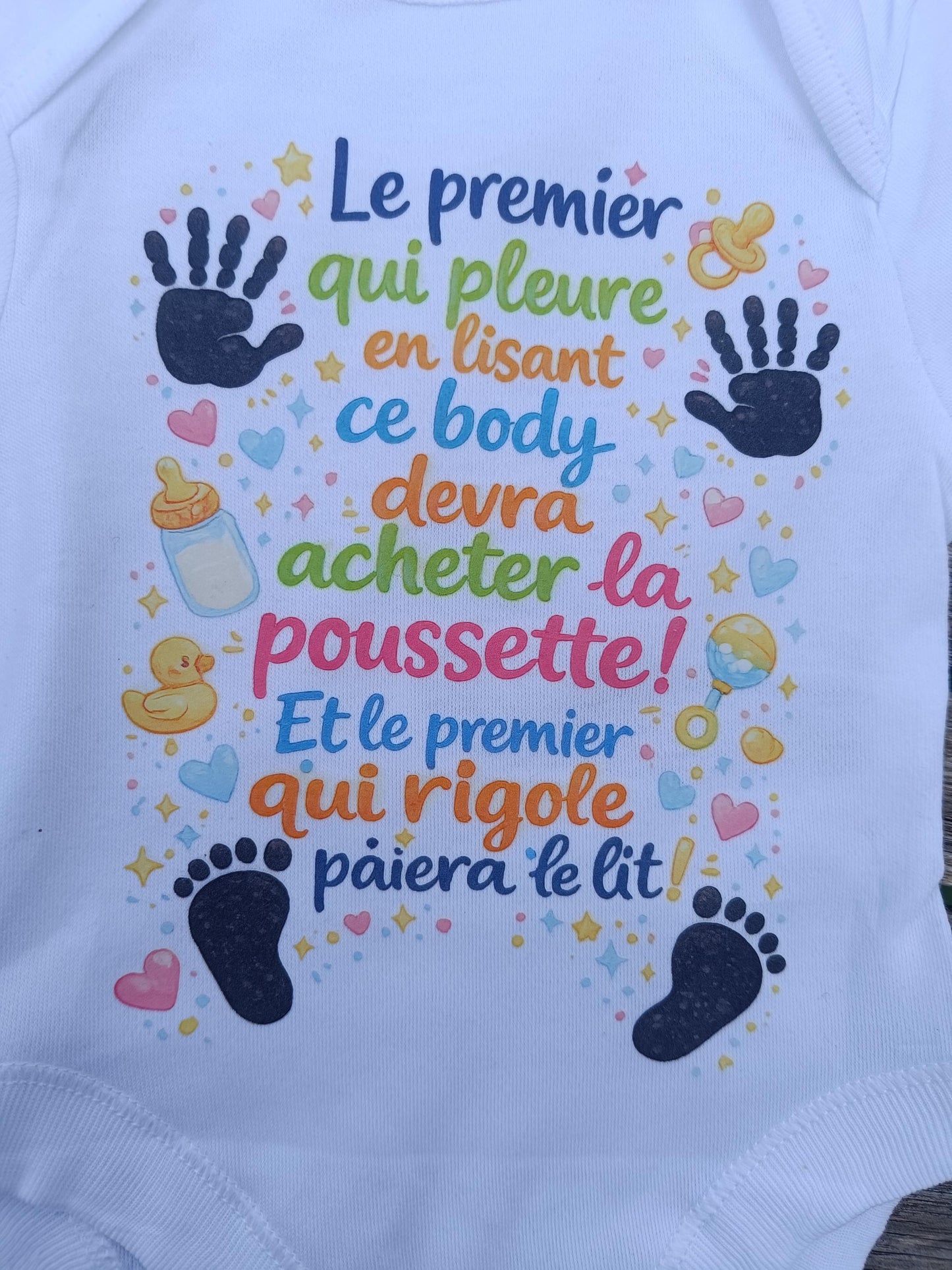 Body annonce grossesse humour – Le premier qui pleure paiera la poussette, cadeau à papi mamie tonton tata parrain marraine famille