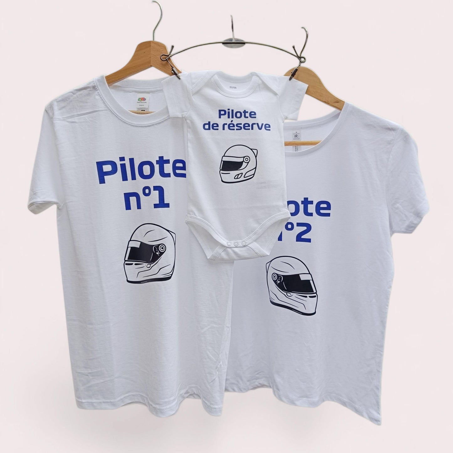Tshirt adulte homme et femme et body bébé assorti, lot tshirt et body Formule 1, F1, pilote 1, 2, 3, casque de f1, F1 helmet, Ferrari