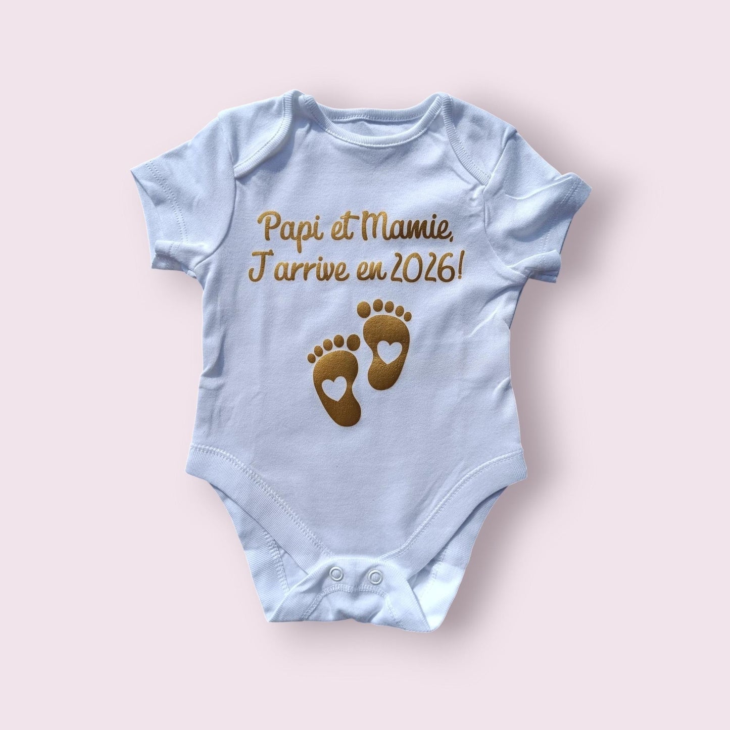 Body bébé annonce grossesse 2026 – Papi Mamie j’arrive – Body personnalisé naissance