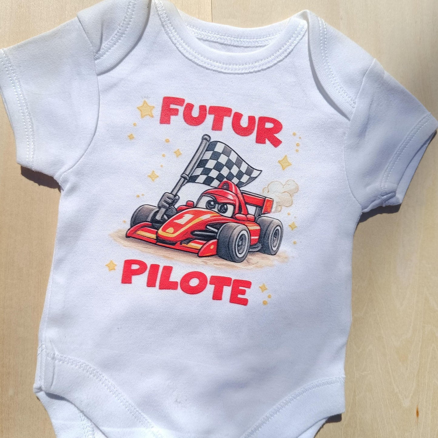 Body bébé, body personnalisé, idée cadeau naissance, body body pilote, pilote F1, bébé pilote, manches longues, vêtements bébé, futur pilote