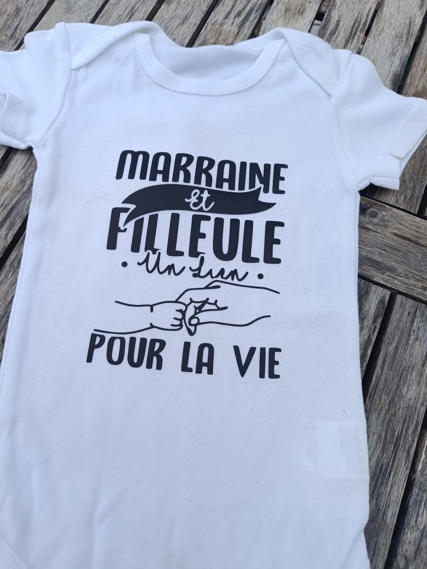 Body bébé , bêtise, marraine et filleule, connerie, barre de chargement, bêtise en cours de chargement, humour, humoristique