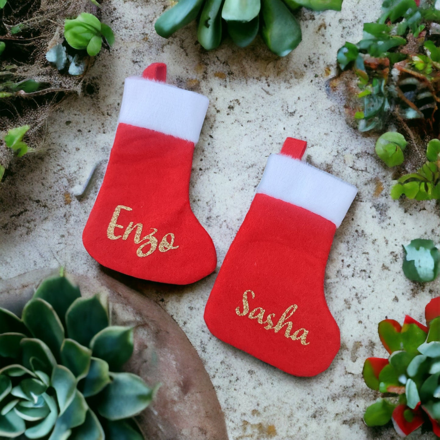 Chaussette de Noël pour les cadeaux personnalisée avec prénom, à accrocher à la cheminée. Flocage or doré pailleté