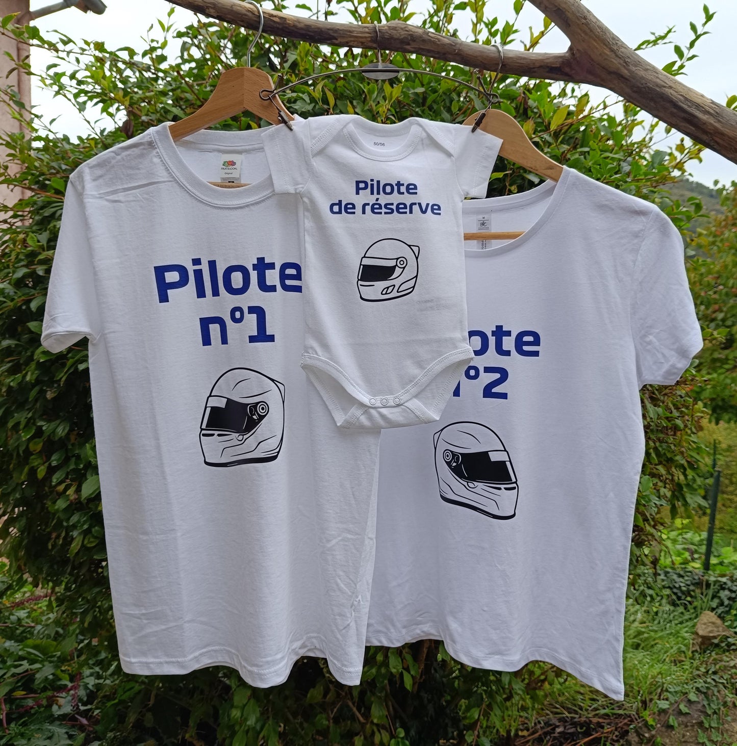 Tshirt adulte homme et femme et body bébé assorti, lot tshirt et body Formule 1, F1, pilote 1, 2, 3, casque de f1, F1 helmet, Ferrari