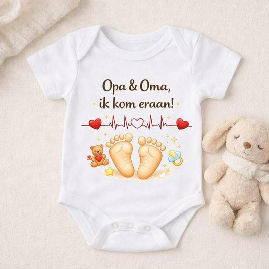 Baby aankondiging romper 2026 – Opa & Oma ik kom eraan