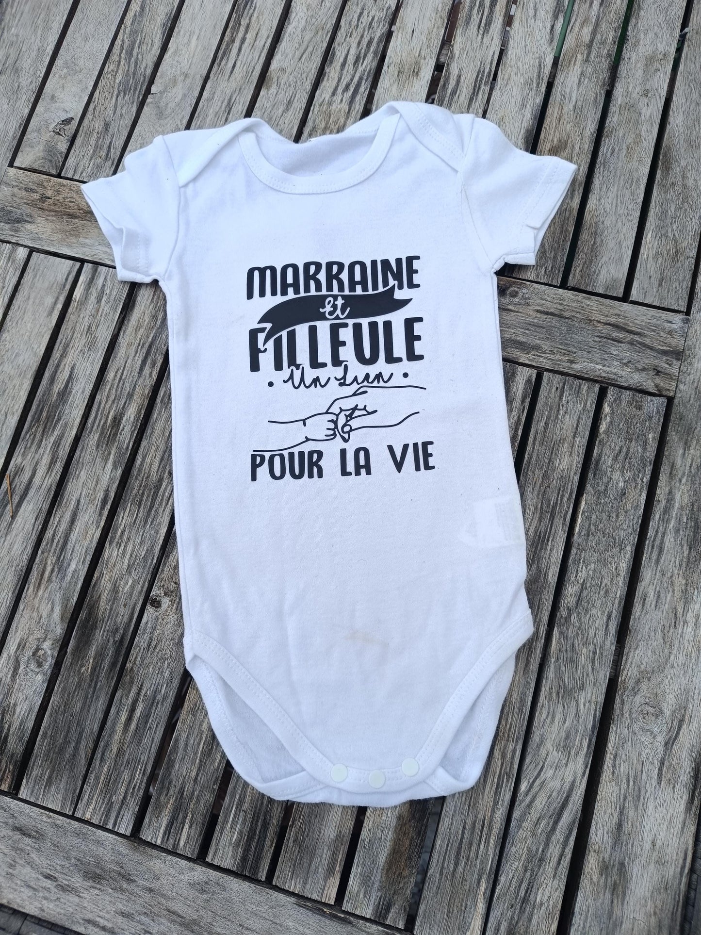Body bébé , bêtise, marraine et filleule, connerie, barre de chargement, bêtise en cours de chargement, humour, humoristique