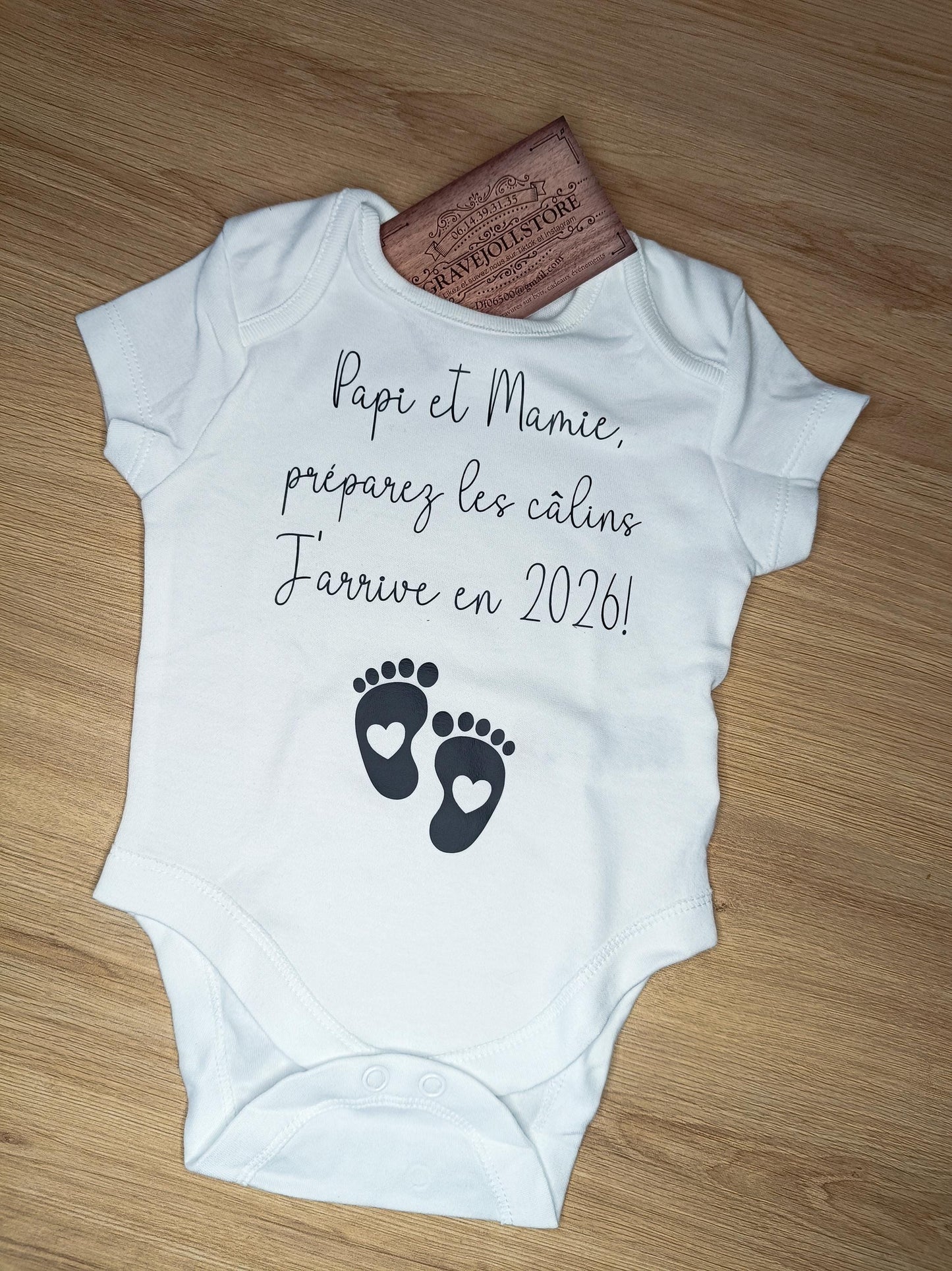 Body annonce grossesse / annonce grossesse / body pour papi et mamie / body personnalisé futur grands parents / j'arrive en 2027