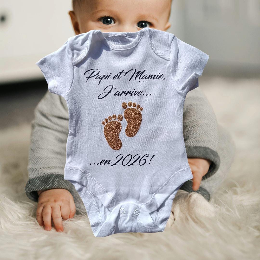 Body bébé, annonce de grossesse, j'arrive en 2026, bébé arrive, futur papi future mamie futurs grands parents, enceinte, bébé 2026