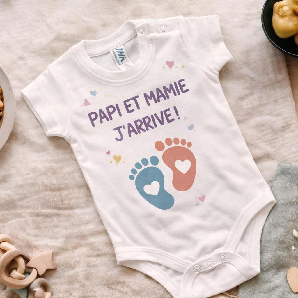 Body bébé annonce grossesse papi mamie 2027, j’arrive 2027, body bébé coloré neutre, idée annonce famille originale, cadeau grossesse