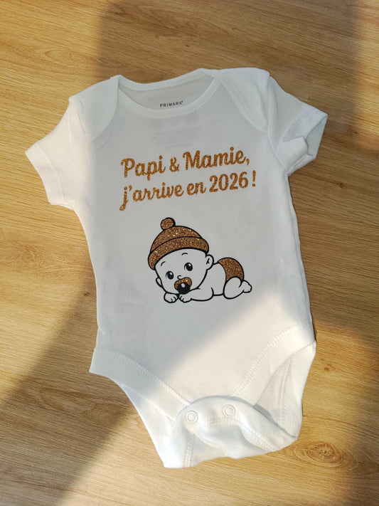Body annonce grossesse / annonce grossesse / body pour papi et mamie / body personnalisé futur grands parents / j'arrive en 2026