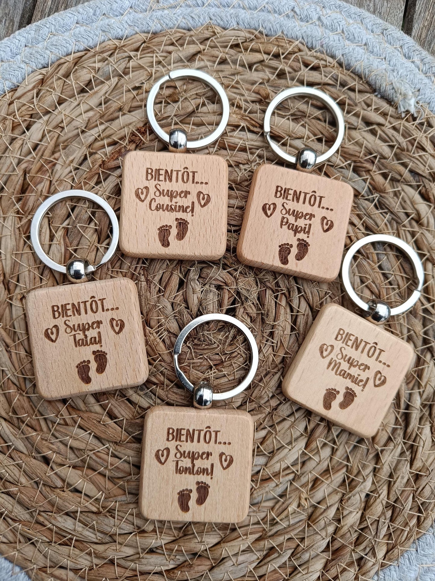 Porte clé en bois personnalisé Bientôt super papi, annonce de grossesse, anniversaire, mariage, fête des mères