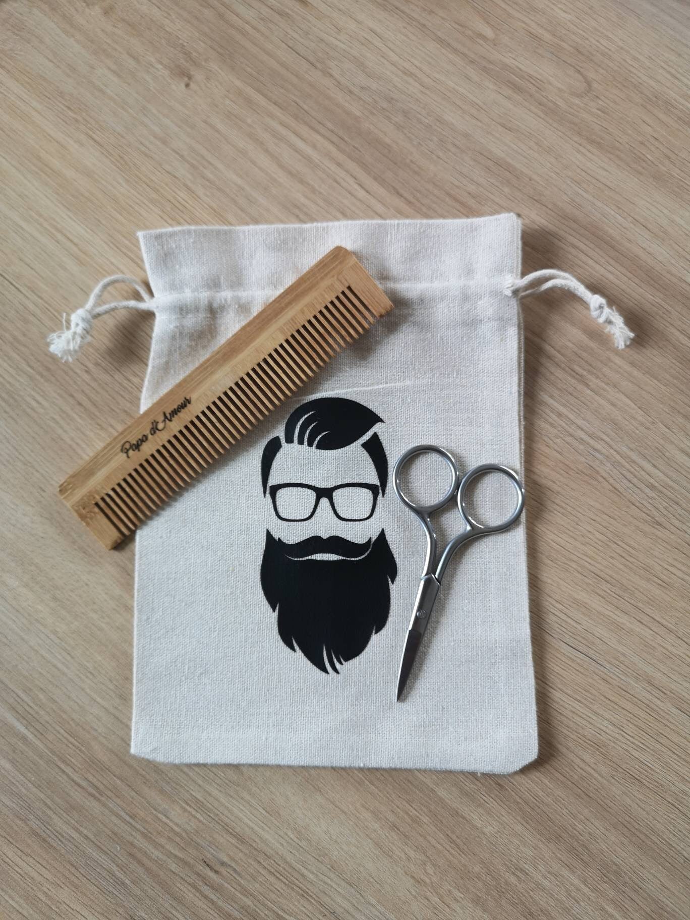 Kit pour la barbe – Peigne personnalisé, ciseaux et pochon personnalisé – cadeau homme, EVG EVJF, Mariage, anniversaire fête des pères