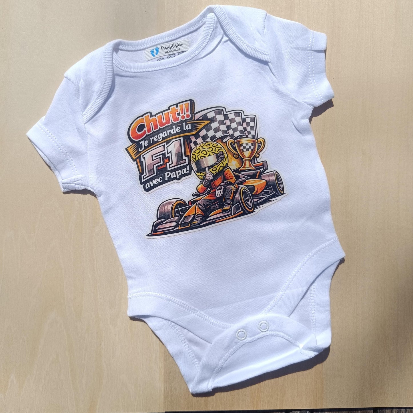 Body bébé F1 – Chut! je regarde la F1 avec Papa! Lando Norris / McLaren / Red Bull – Body humour bébé – Cadeau naissance original –