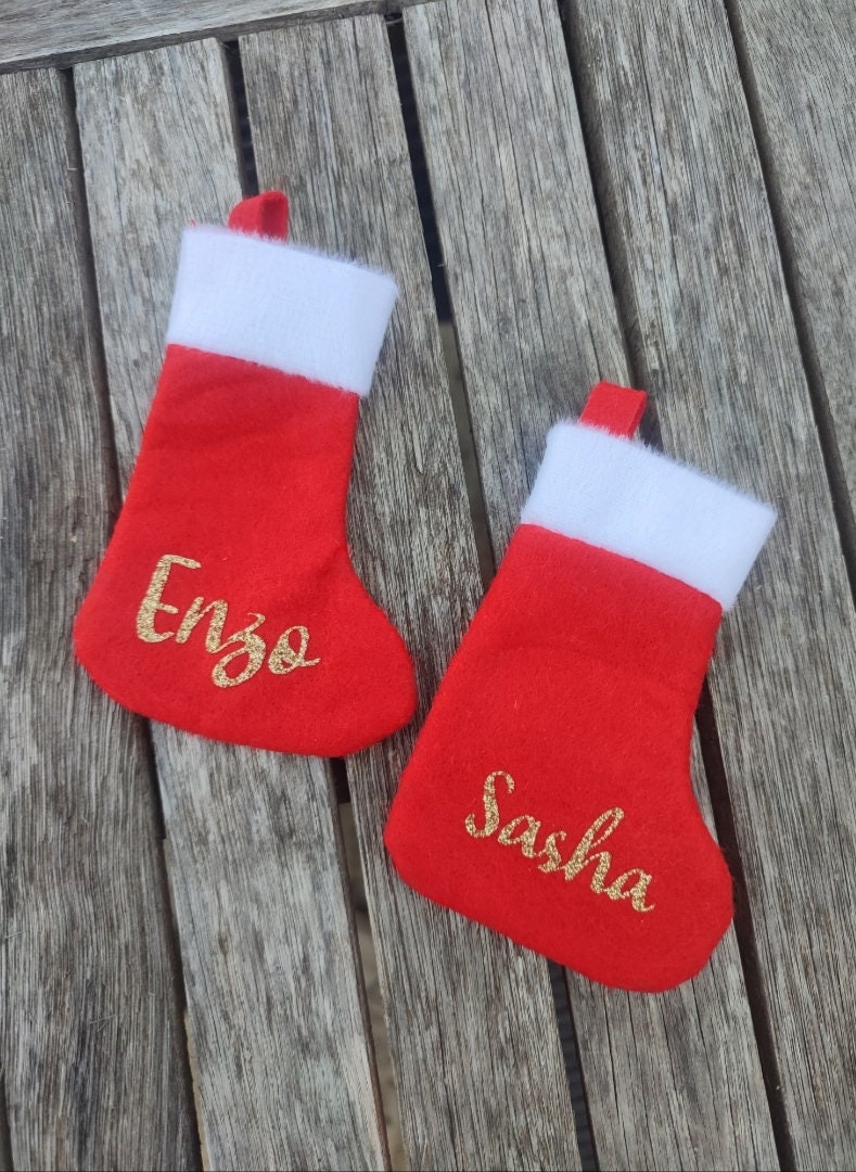 Chaussette de Noël pour les cadeaux personnalisée avec prénom, à accrocher à la cheminée. Flocage or doré pailleté