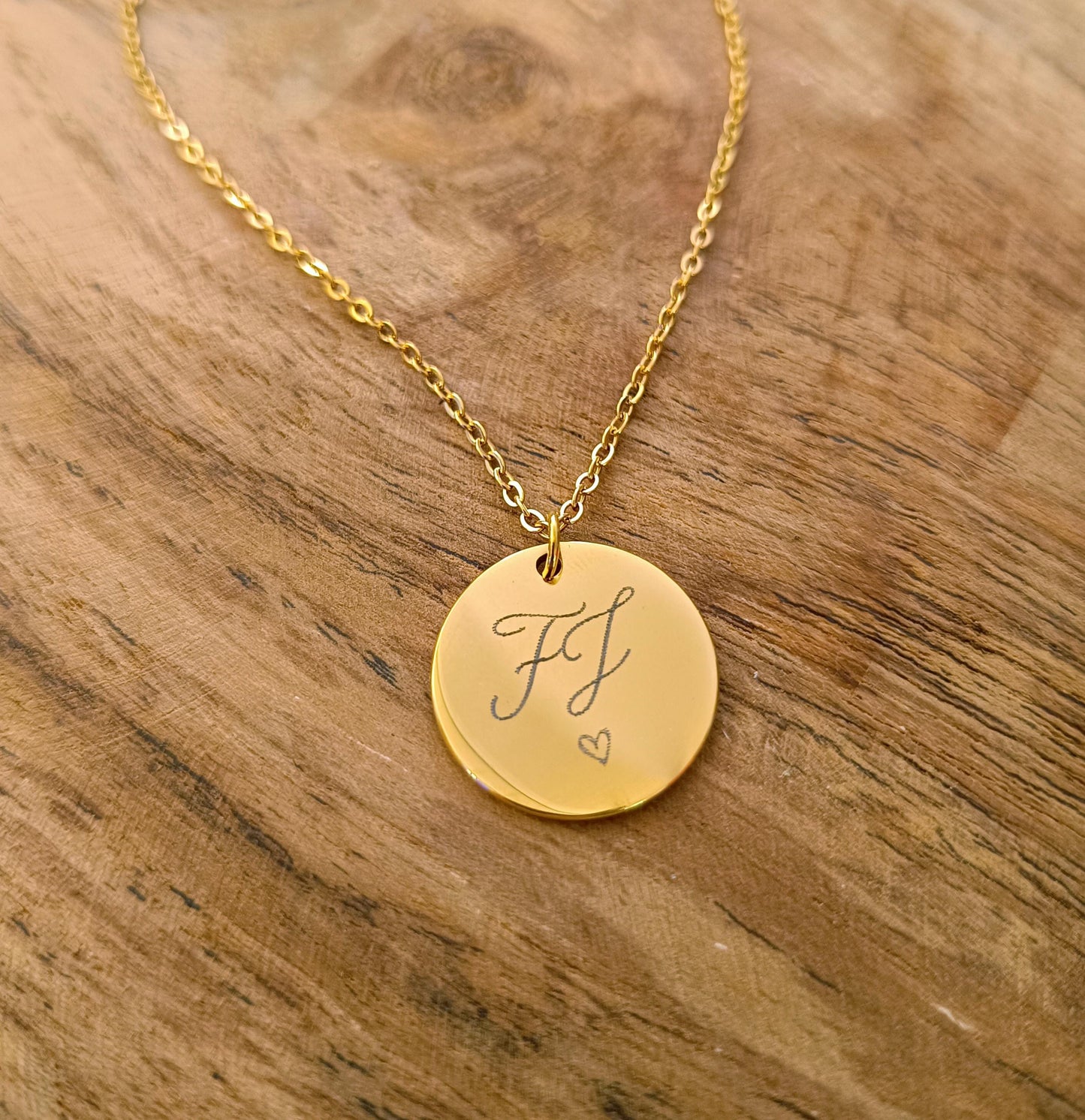 Collier médaillon personnalisé en acier inoxydable – Gravure laser, élégant & durable