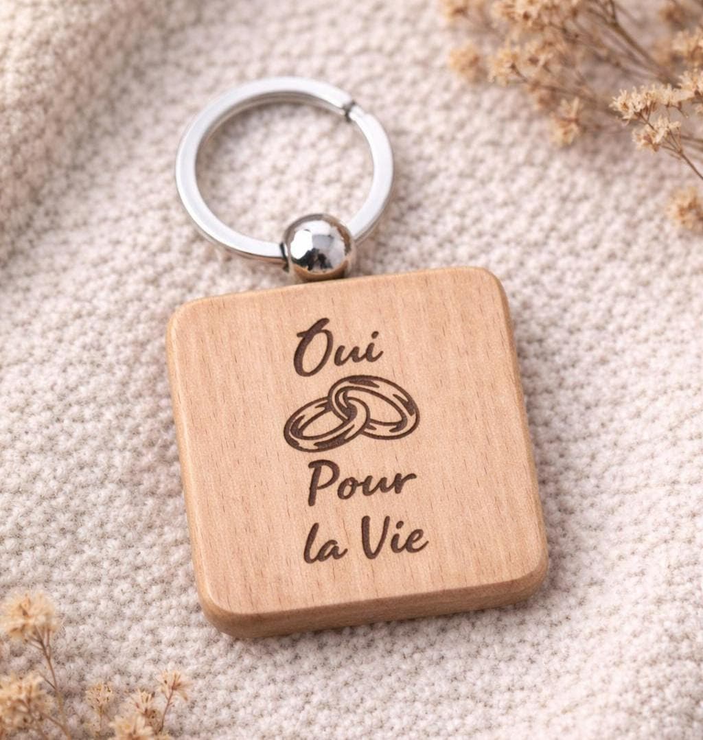 Porte clé en bois gravé, annonce mariage, cadeau mariage, futurs mariés, cadeaux invités, cadeau de fiançailles.