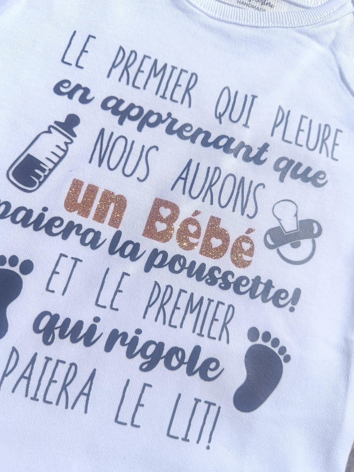 Body annonce grossesse humour – Le premier qui pleure paiera la poussette - annonce à papi et mamie, tonton et tata, bébé arrive