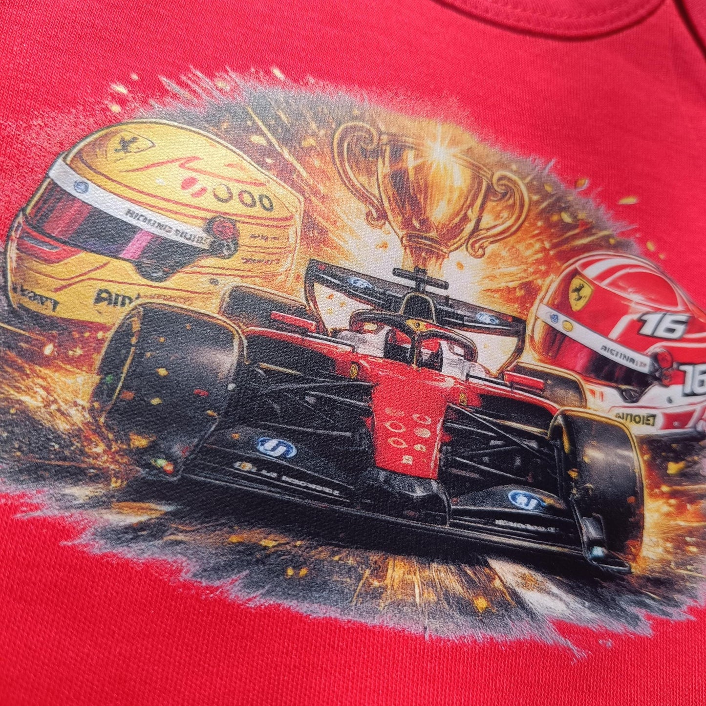 Body bébé F1 – Casque comme Hamilton Leclerc – Ferrari / McLaren / Red Bull – Body humour bébé – Cadeau naissance original – DTF couleur