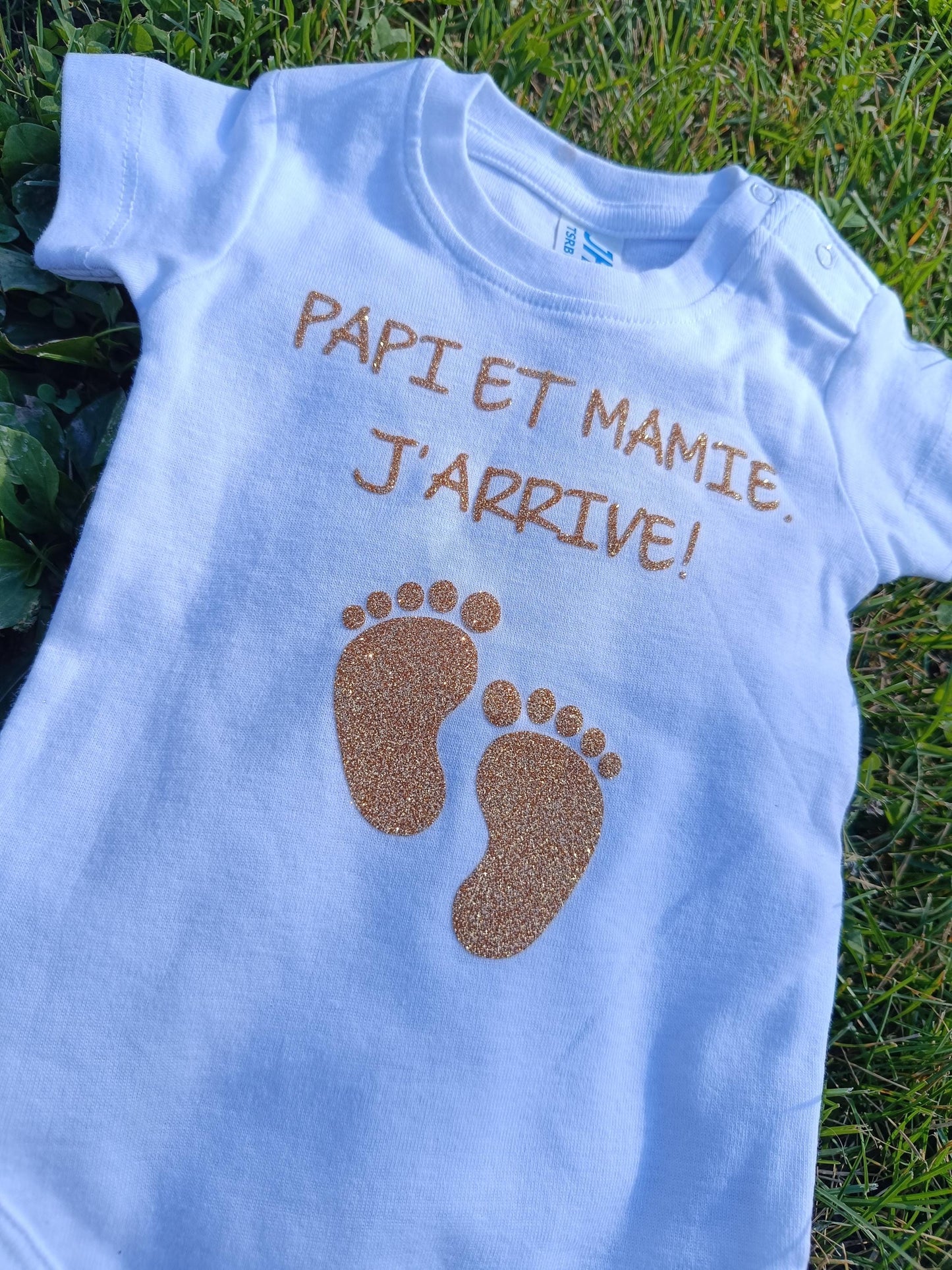 Body bébé annonce grossesse Papy Mamie – J’arrive ! – Cadeau futur grands-parents