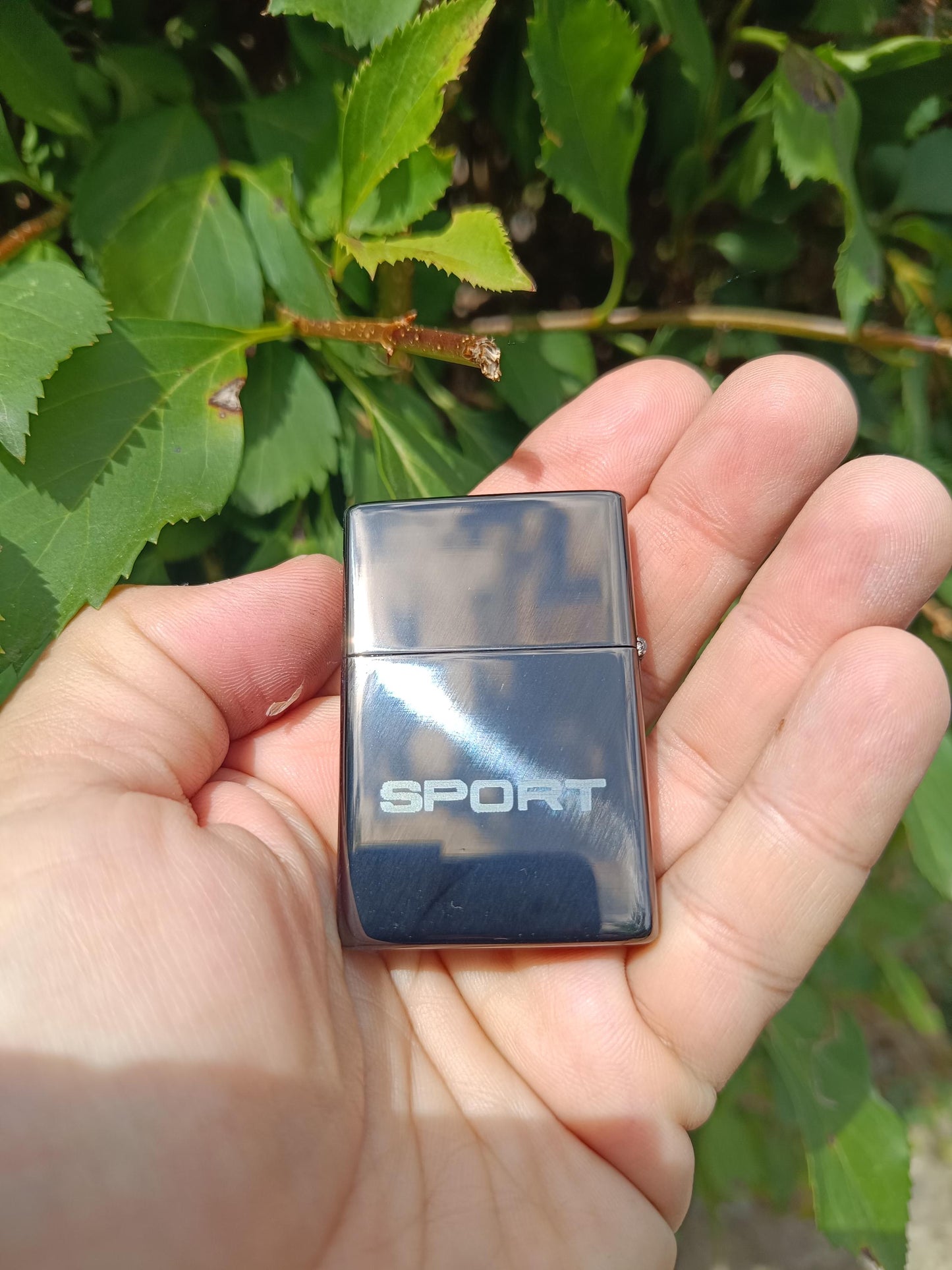 Briquet essence noir métal – Gravure personnalisée (logo, nom, message) – Cadeau intemporel & élégant
