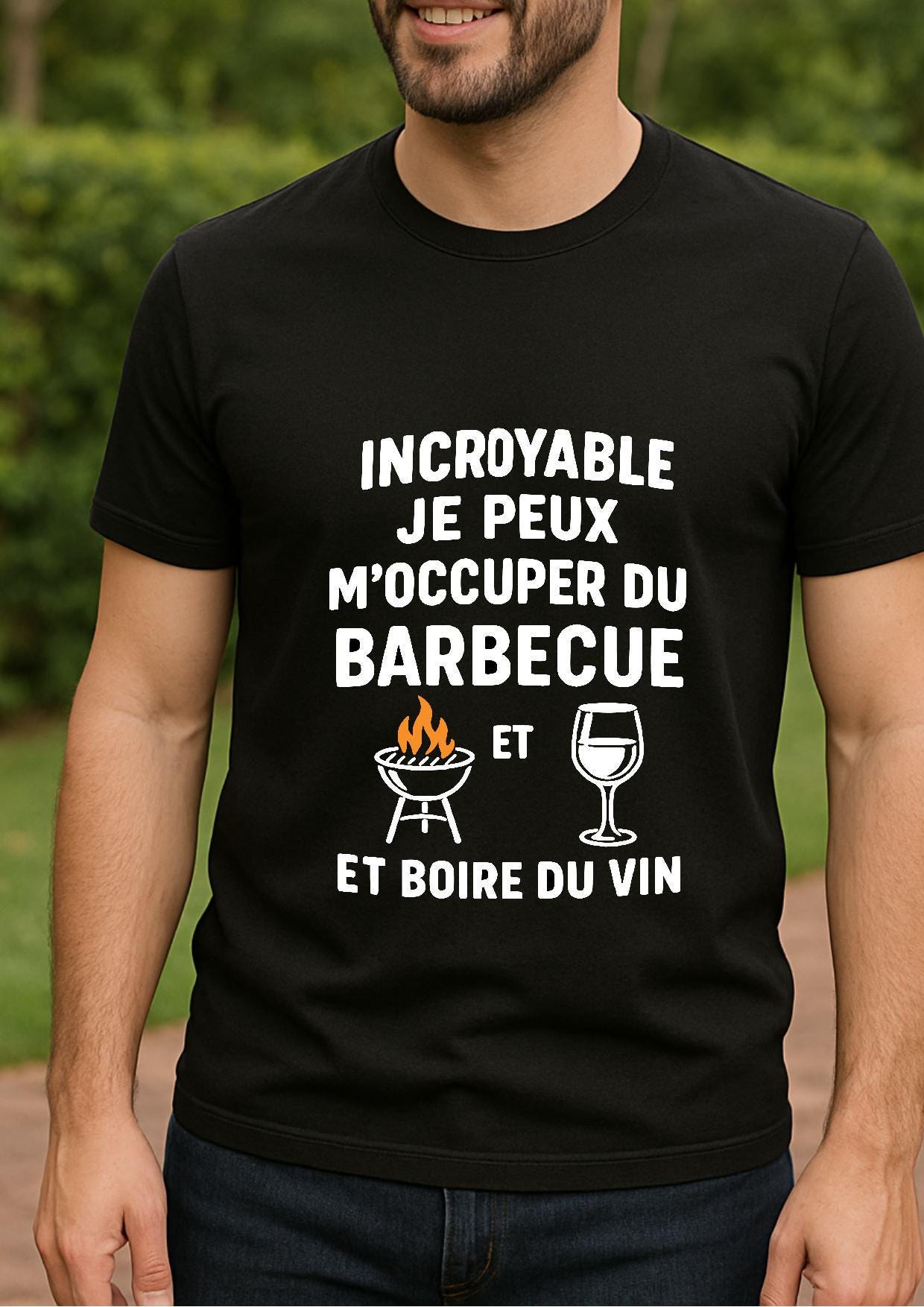 T-shirt humour homme – Barbecue & Apéro – “incroyable, je peux m'occuper du barbecue et boire du vin” – Cadeau original fête des pères