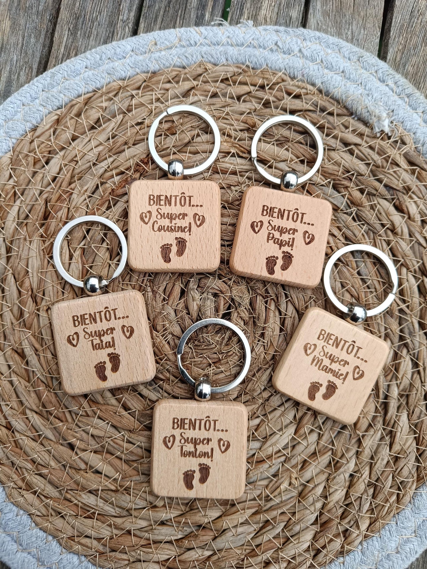 Porte clé en bois personnalisé Bientôt super papi, annonce de grossesse, anniversaire, mariage, fête des mères