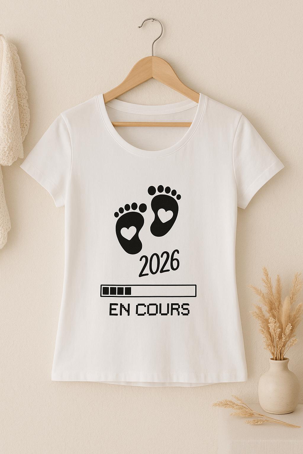 T-shirt annonce grossesse – Bébé 2026 en chargement – Tee shirt annonce future naissance – Cadeau annonce grossesse original