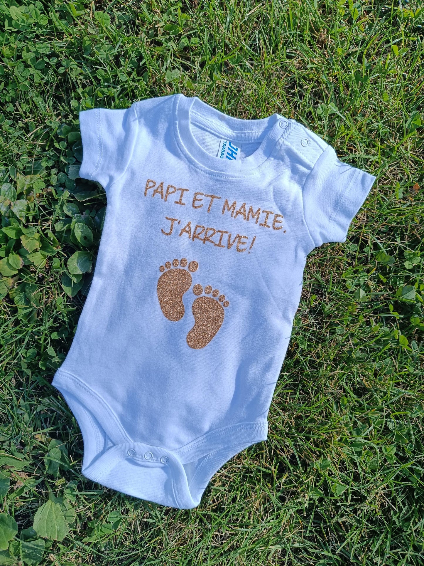 Body bébé annonce grossesse Papy Mamie – J’arrive ! – Cadeau futur grands-parents