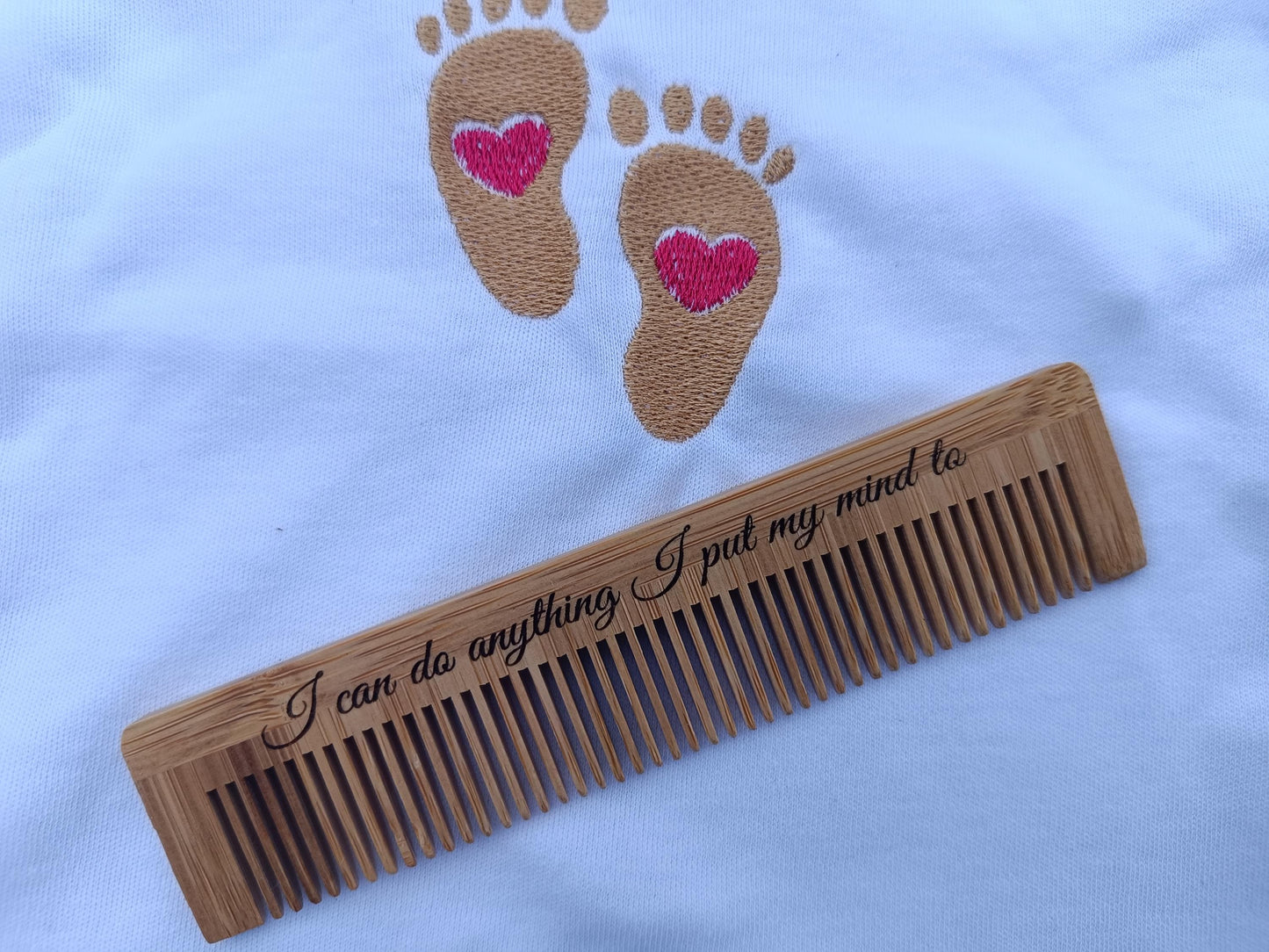 Birth comb natural labor – Bamboo 13cm – Mantra engraved – Pain relief tool – Unmedicated delivery support