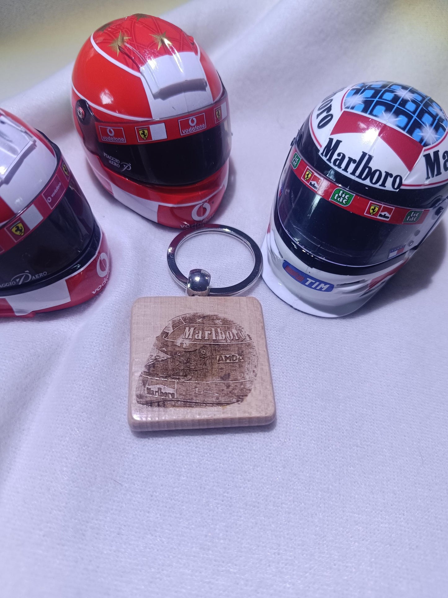 Porte-clé en bois casque de F1 Schumacher Schumi 2002 Gravure sur bois au laser