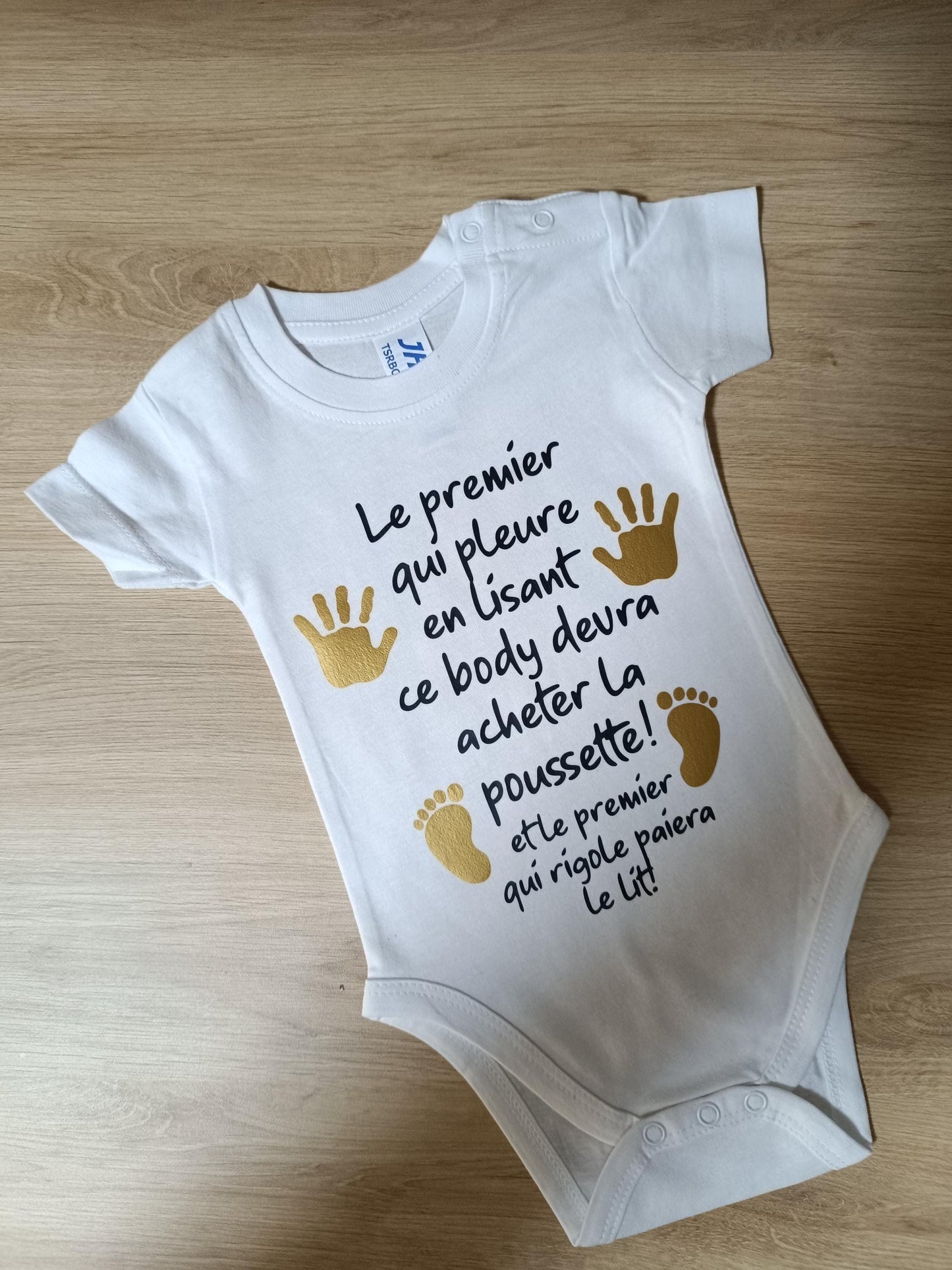 Body annonce grossesse / future maman enceinte / body pour papi et mamie /body personnalisé futur grands parents / le premier qui pleure ...