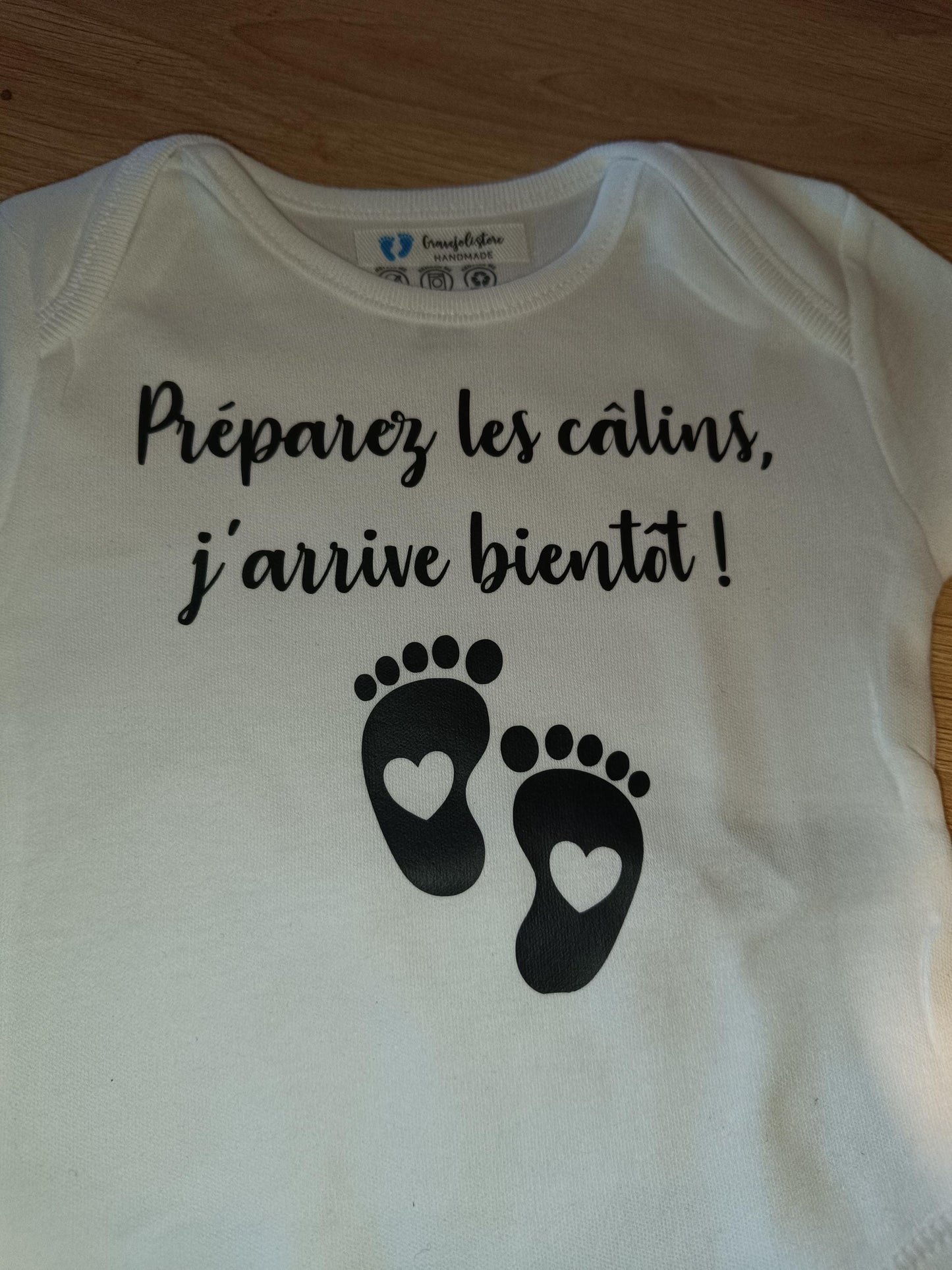 Body Bébé Personnalisé – Annonce de Grossesse "J'arrive en 2026"