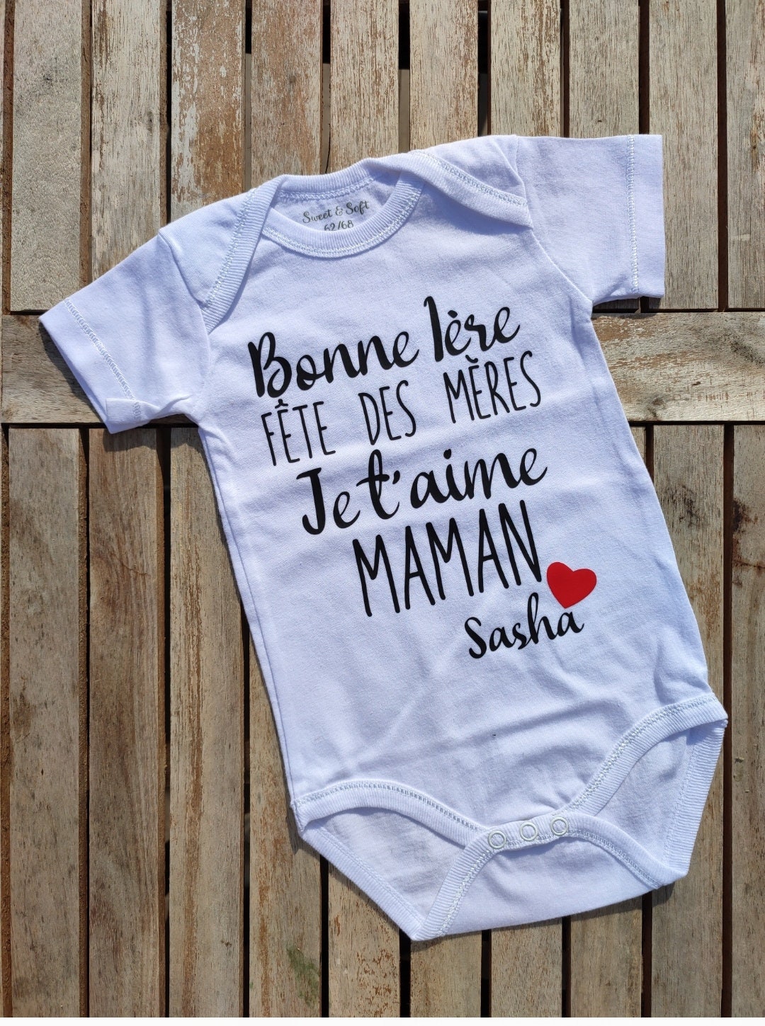 Body bébé & T-shirt Fête des Mères personnalisés | Texte et image au choix | Plusieurs langues disponibles | Cadeau maman original