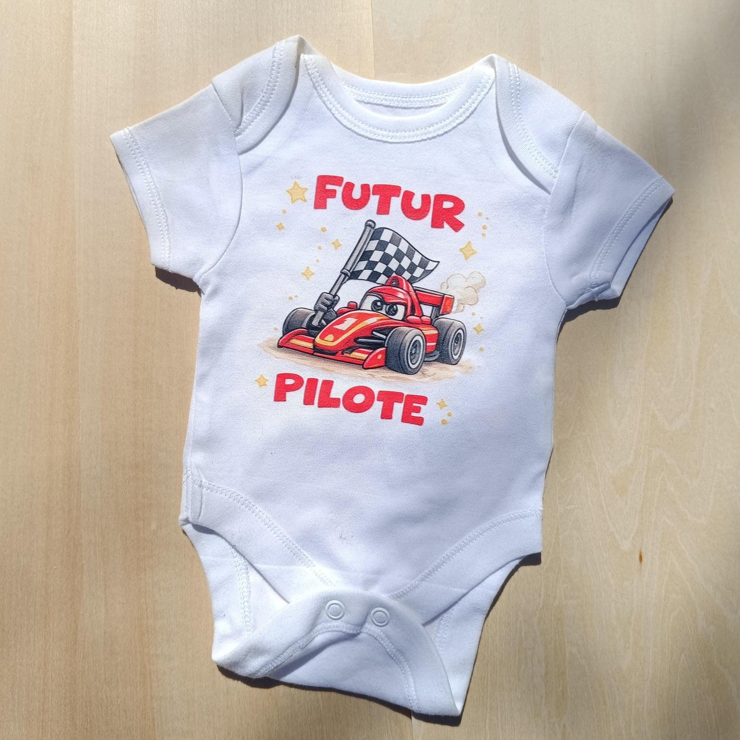 Body bébé, body personnalisé, idée cadeau naissance, body body pilote, pilote F1, bébé pilote, manches longues, vêtements bébé, futur pilote