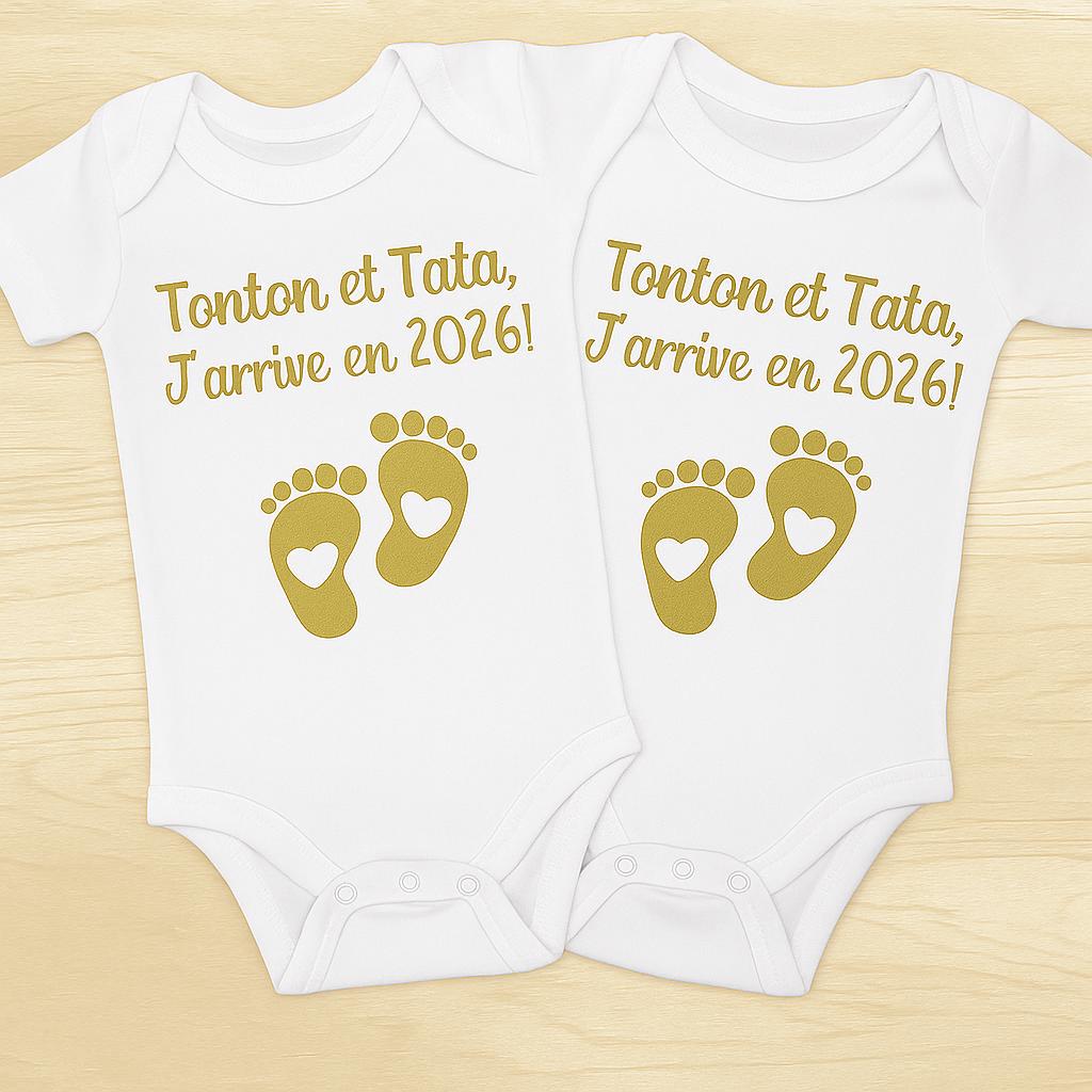 Lot de 2 Body bébé, personnalisé, annonce de naissance et grossesse à Papa Papi Mamie Tonton Tata Parrain, j'arrive en 2026
